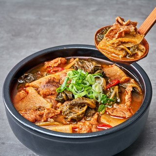푸짐하고 맛집 소고기국밥 700g 대용량 얼큰한 장터 국밥( 구매 시 돌돌이당면 2인 증정), 4개