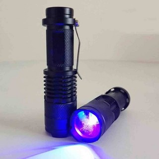 씨즌M닷컴 SUPER UV적외선랜턴 UV300 AA사용 WOOLVES 쿨링기능, 1개