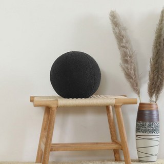컬러 원형 쿠션 쇼파 인테리어 등받이 공모양 베개, 4. 램스킨 폼폼 블랙(지름30cm)