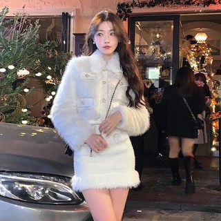 유니크한룩을 선사하는 트위드투피스 세트