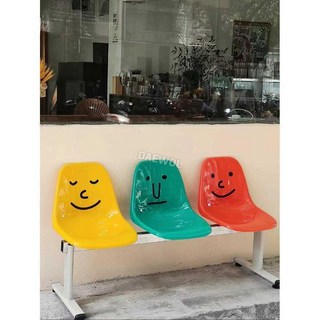 공공 벤치 투명 등받이 대기 의자