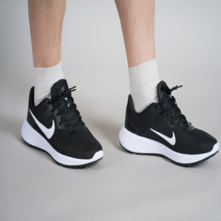 1. 나이키 레볼루션..