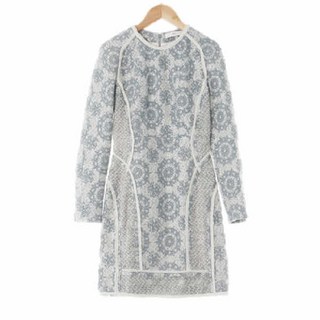 3339 듀엘 다운포어블루화이트 문양패턴 커팅수술포인트니트원피스