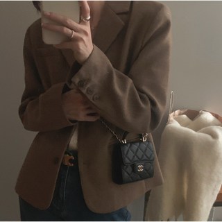 루어스룸 도슨트 울 도톰 가을 겨울 테일러드 3버튼 헤링본 클래식 싱글 자켓(2color)