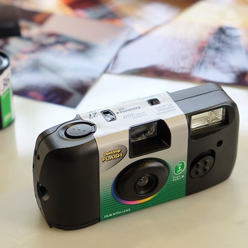 후지카메라 - 후지필름 퀵스냅 플래시 일회용 카메라 아날로그 필름 ISO 400 27장, 1개