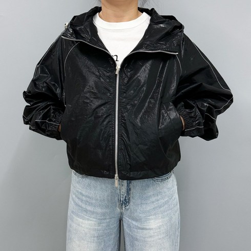 마땡킴 - 국내매장판 마뗑킴 크롭 후디 코팅 점퍼 블랙 MATIN CROP HOODY COATING JUMPER IN BLACK 바람막이 마땡킴 MATIN KIM