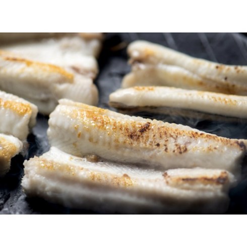 자연산 반건조 바다장어 손질전 70cm이상 특대 2마리(손질후 500g 전후) 사이즈(생물1.2kg 마리수), 특대형(2마리), 3개