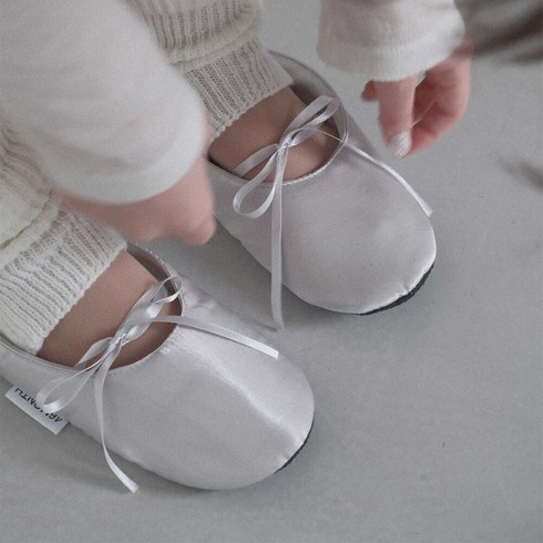 포식스먼스 Ribbon Room Shoes_satin silver