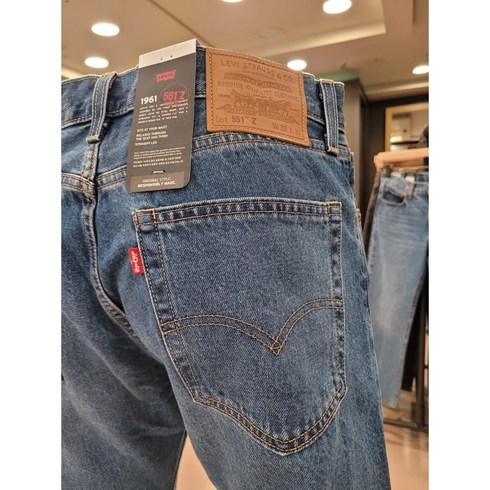 리바이스 무료배송!!! 트렌드에 맞춘 레트로 일자 청바지!! 워싱없는 오리지널 스트레이트 진!! LEVI'S 551Z 루즈 스트레이트 핏 블루 진[NC불광]