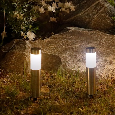 에이치케이셀 슬림 LED 태양열 원형 기둥 정원등 2개 1세트, 실버-백색등