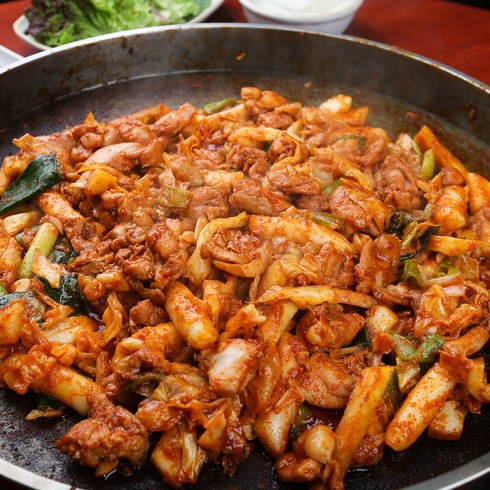 춘천닭갈비골목 25년전통 명동1번지닭갈비 밀키트 매장동일상품 800g 국내산냉장육+국산고춧가루100%, 1개