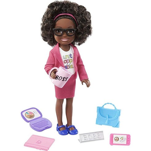Barbie Chelsea Can Be Anything 인형 a+ 및 놀이 세트 a+ 곱슬머리를 가진 브루넷 보스 소형 의상 7가지 커리어 액세서리 310947