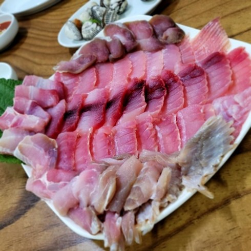 [지구다움]한번 중독되면 못잊는그맛과 향기!!! 수입 아닌 명품 흑산도 홍어 국내산홍어, 국내산 500그램(중간맛), 1개