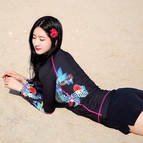 2023년 가성비 최고 디스커버리래쉬가드 - 조이할리 커플아이템 카렌 래쉬가드+보드숏 상하의 2pcs 세트