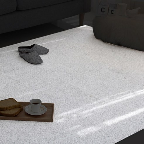 포근한 감촉과 따뜻한 색감으로 일상에 휴식을 더하는 바이빔 선데이 러그