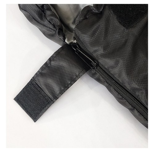 사계절용 침낭, 폴리에스터 안감과 충전재료, 가볍고 휴대하기 편함, 오래 사용할 수 있고 스타일리시한 미드나잇 블랙 컬러