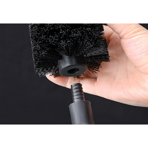 좁은 욕실, 깔끔한 변기 청소는 벽부착 변기 청소솔 하나로!