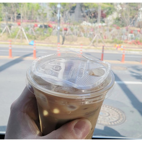 편리함과 세련됨을 갖춘 아이스컵