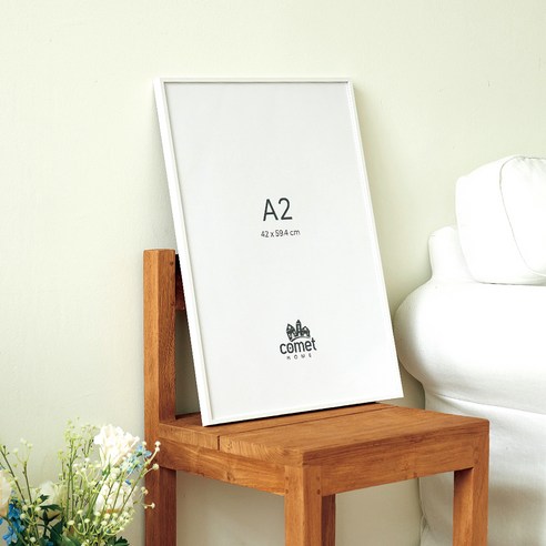 심플한 디자인으로 공간에 특별함을 더하는 코멧 홈 알루미늄 액자 A2