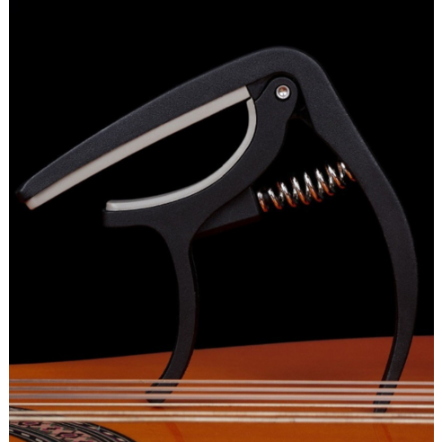 세련된 외관, 내구성 있는 구조, 정밀한 튜닝 기능을 갖춘 아이코어스 기타 카포 블랙은 모든 수준의 기타리스트에게 이상적인 선택입니다.