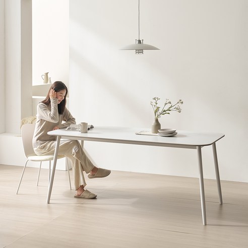 세련되고 내구성 있는 보니애가구 몰리 양면 세라믹 식탁