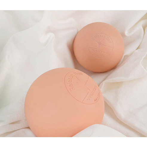 근육 통증과 긴장을 완화하는 집에서 사용할 수 있는 혁신적인 마사지볼