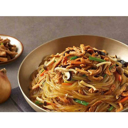 퇴근 후 10분, 냉동실에서 꺼내 근사한 잡채 한 상!