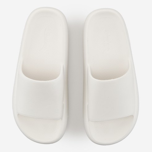 발 아치를 편안하게 지지하는 스케쳐스 아치 핏 슬리퍼로 슬리퍼 유목민 생활에 종지부를 찍으세요.