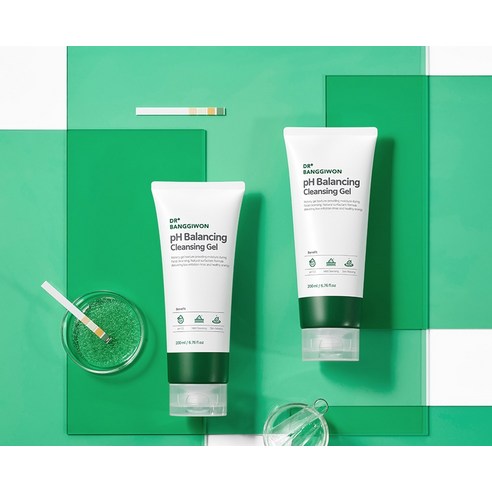 피부의 자연적인 균형을 유지하는 pH 밸런싱 약산성 클렌징 젤