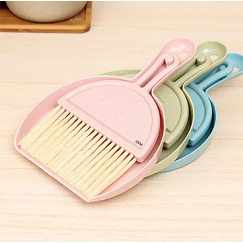 작지만 강력한, 스마일 미니 빗자루 세트로 좁은 공간까지 깨끗하게!