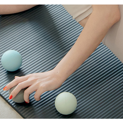 뭉친 근육을 풀어주는 나만의 작은 힐링, 트라택 릴리즈 마사지볼