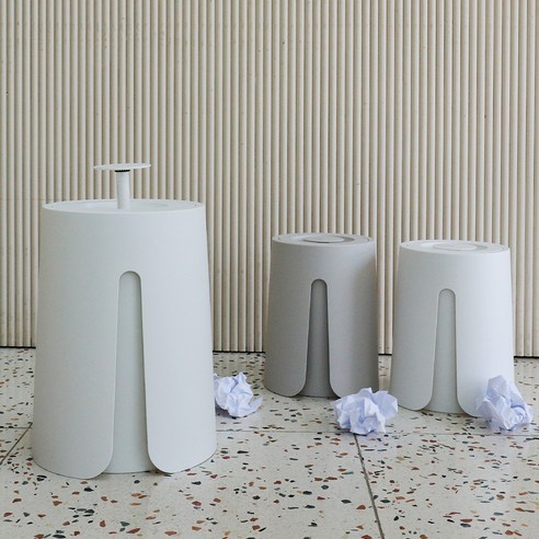 종량제 봉투를 사용하여 폐기물 용적을 최대 30%까지 압축하는 푸쉬빈 휴지통