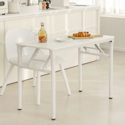 좁은 공간, 넓게 쓰자! 코멧 접이식 테이블로 만드는 나만의 효율적인 공간