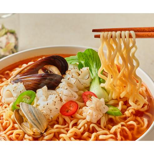 깊고 진한 바다의 맛, 오징어짬뽕 봉지라면으로 즐기는 특별한 한 끼