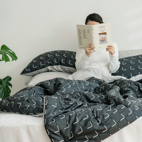 床上用品  梳妝  羽絨被  深度睡眠  睡眠  蜂蜜睡眠  深度睡眠  睡前  被子  被子