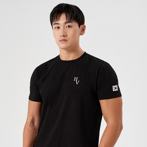 허그본 남성용 데일리 머슬핏 HV 반팔 티셔츠 태극라인은 사계절에 걸쳐 편안하고 스타일리시하게 착용할 수 있는 캐주얼 의류입니다.