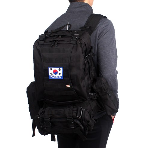 효율적인 수납공간과 고강도 소재를 가진 밀리터리 핵사 대용량 백팩