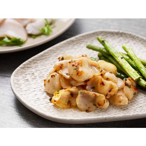 신선한 서해안 키조개 관자의 담백하고 쫄깃한 맛을 즐기세요.