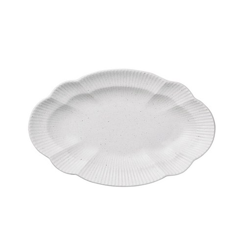 지젤 화이트의 우아함으로 식탁을 예술로 승화시키다