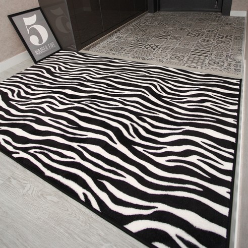 엘키 지브라 사각 카페트: 공간에 예술적인 감각을 더하다 지브라매트