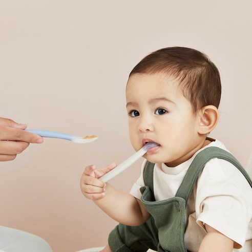 TGM 學習湯匙 矽膠勺 矽膠勺嬰兒食品 矽膠勺套裝 嬰兒食品勺 嬰兒食品勺步驟 1 嬰兒食品勺初始 嬰兒勺 嬰兒勺盒