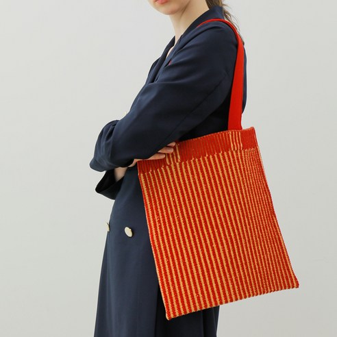 엽페 TWIST KNIT BAG