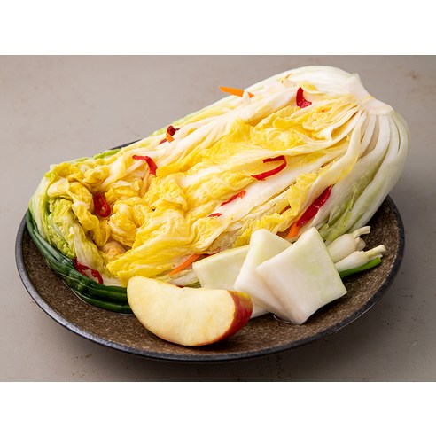 아삭함에 반하고 시원함에 빠지는 농가식품 백김치