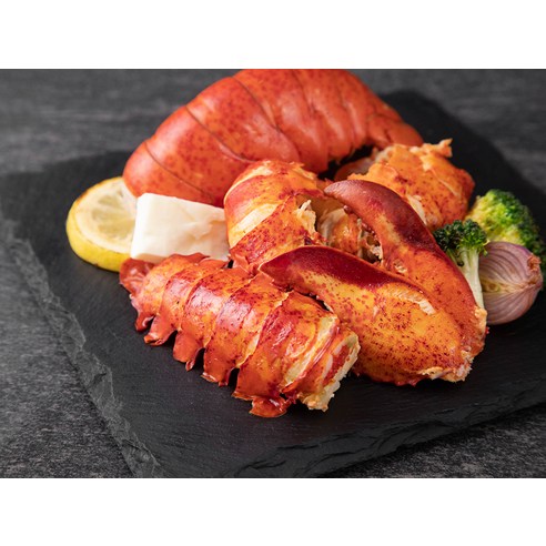 바다의 감칠맛을 진득하게 품은 자숙 랍스터로 즐기는 특별한 식사