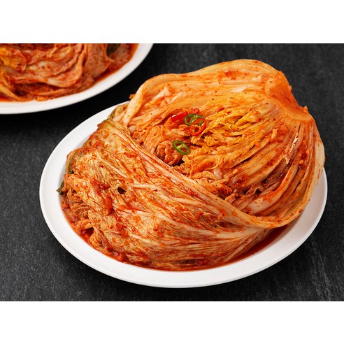 명인의 손길로 빚어낸 깊은 맛, 밥상에 행복을 더하는 명인 유정임 포기김치