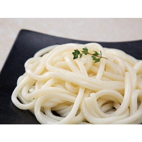 쫄깃한 면발로 완성하는 따뜻한 겨울밤의 행복, 천일식품 사누끼 우동면