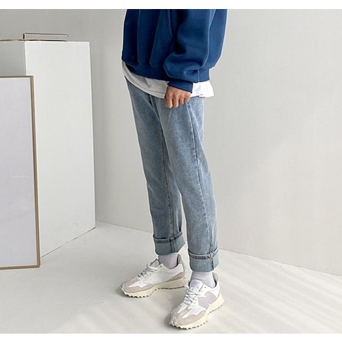 편안한 착용감을 제공하는 대표적인 남성 청바지