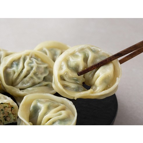 풍성한 맛과 정성이 깃든, 오뚜기 옛날 왕만두