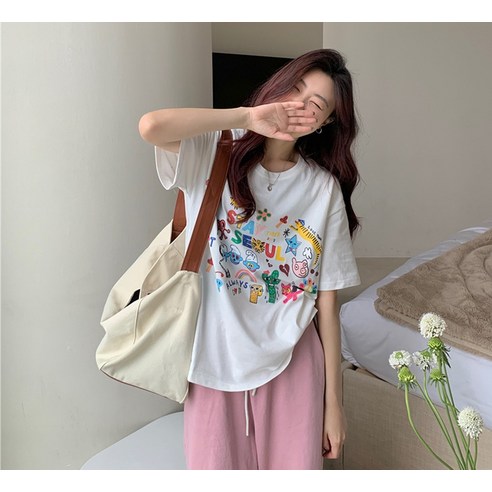 女 時尚 服裝 上衣 短袖 t卹 成年女人 成年女人 女士 女人 涼爽 夏天 夏天 夏天 夏天 夏天 夏天 涼爽的夏天 仲夏 夏天 夏天 炎熱的夏天炎熱的夏季 炎熱的夏季 夏 女裝 女士 冷靜 冷靜 女裝 服裝 短袖T卹