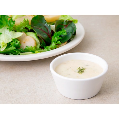 다양한 요리에 활용하기 좋은 새콤하고 부드러운 홀스래디쉬 소스